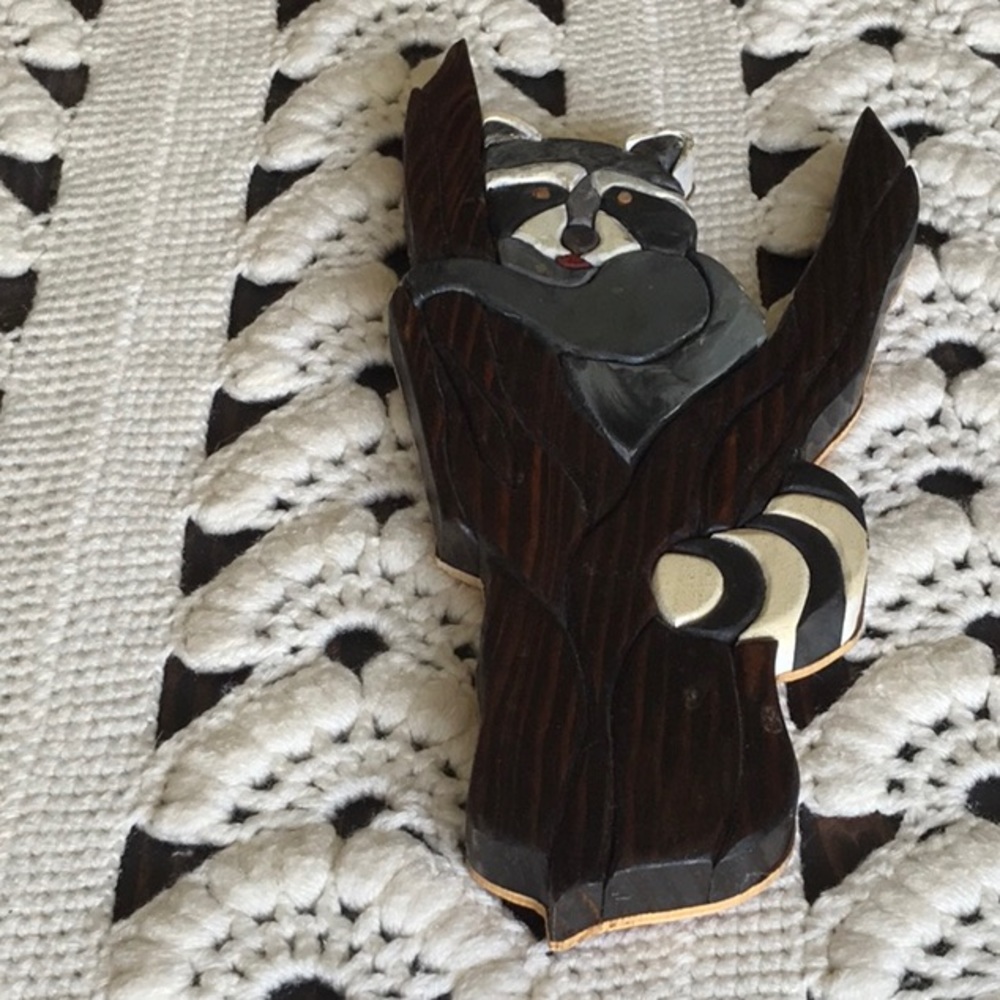 Vintage Raccoon in a Tree Woodwork - Picture 7 of 12